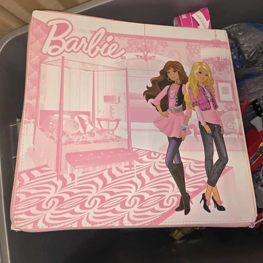 2010 VINTAGE Barbie Pink DOLL & Fashion Binder CASE HOLDER CARRIER - Picture 1 of 6
